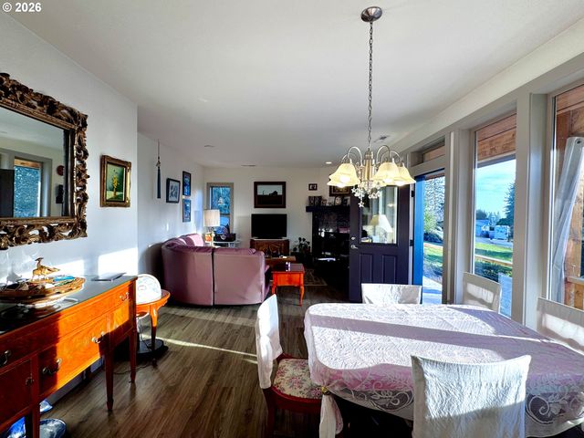 929 OLD COUNTY Rd, Brookings, OR 97415