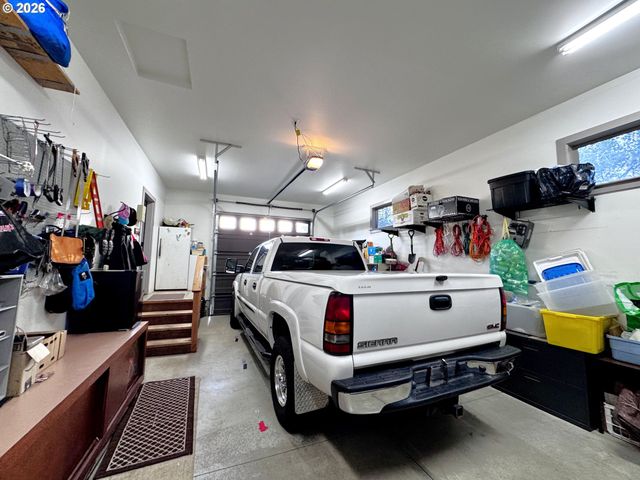 929 OLD COUNTY Rd, Brookings, OR 97415