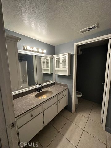 165 Racquet Club Drive, Compton, CA 90220