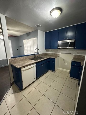 165 Racquet Club Drive, Compton, CA 90220