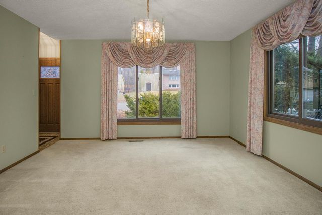 1307 Kassan Drive, South Saint Paul, MN 55075