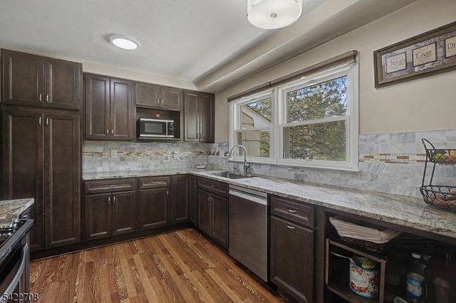 65 Somerset Ter, Bedminster Twp., NJ 07921