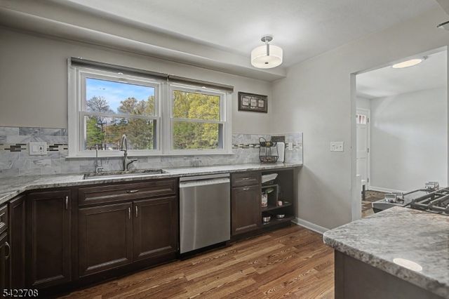 65 Somerset Ter, Bedminster Twp., NJ 07921