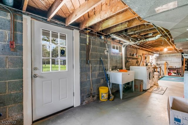 65 Somerset Ter, Bedminster Twp., NJ 07921