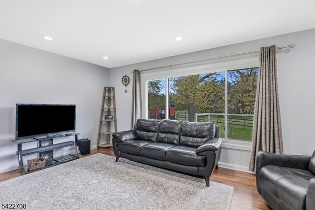 65 Somerset Ter, Bedminster Twp., NJ 07921