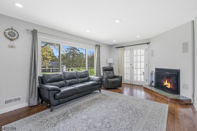 65 Somerset Ter, Bedminster Twp., NJ 07921