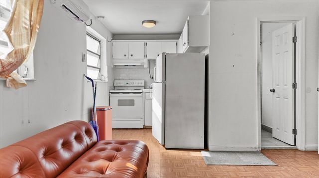 3446 NW 17 ST, Miami, FL 33125