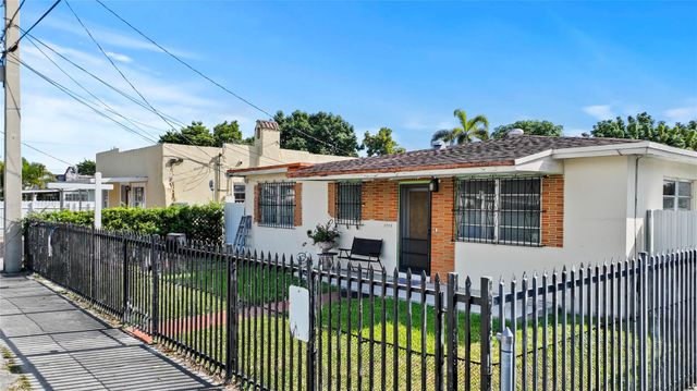 3446 NW 17 ST, Miami, FL 33125