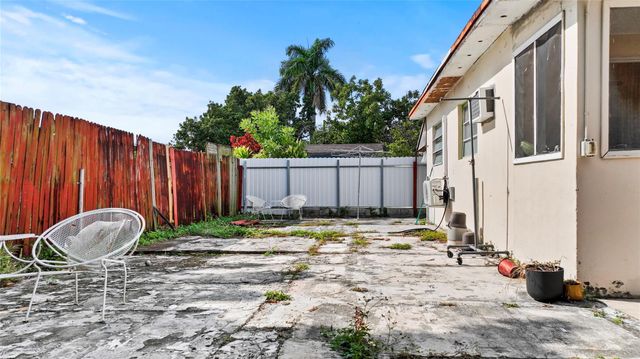 3446 NW 17 ST, Miami, FL 33125