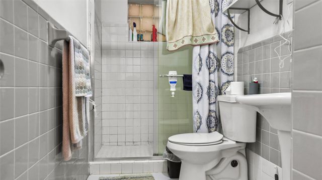 3446 NW 17 ST, Miami, FL 33125