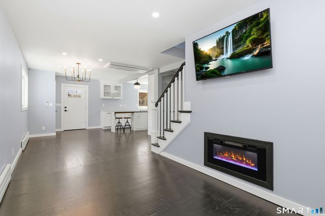 21 Deepwood Drive, Manchester, CT 06040