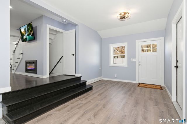 21 Deepwood Drive, Manchester, CT 06040