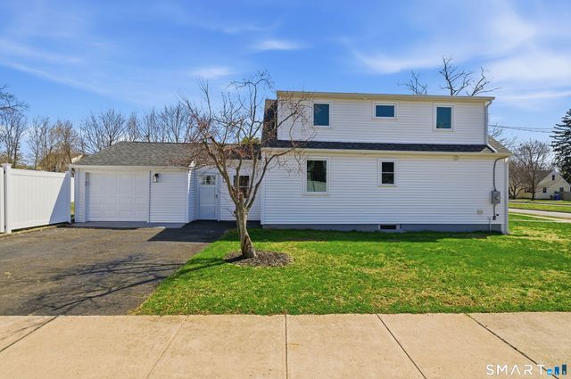 21 Deepwood Drive, Manchester, CT 06040