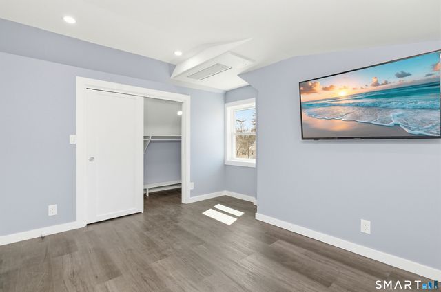 21 Deepwood Drive, Manchester, CT 06040