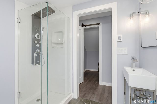 21 Deepwood Drive, Manchester, CT 06040