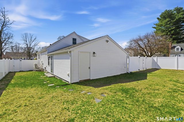 21 Deepwood Drive, Manchester, CT 06040