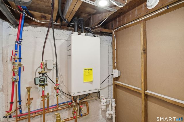 21 Deepwood Drive, Manchester, CT 06040