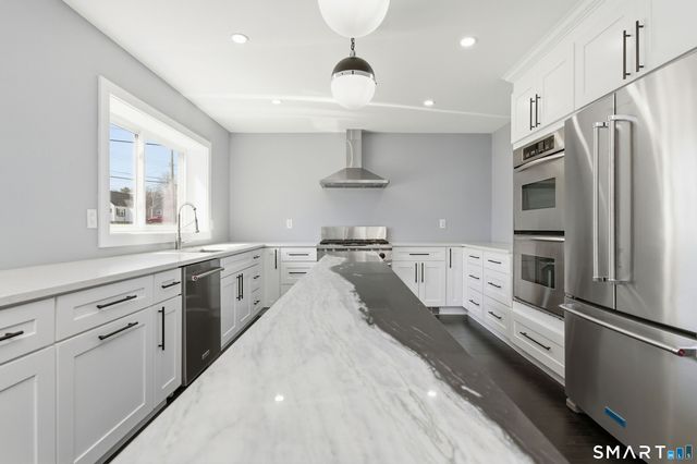 21 Deepwood Drive, Manchester, CT 06040