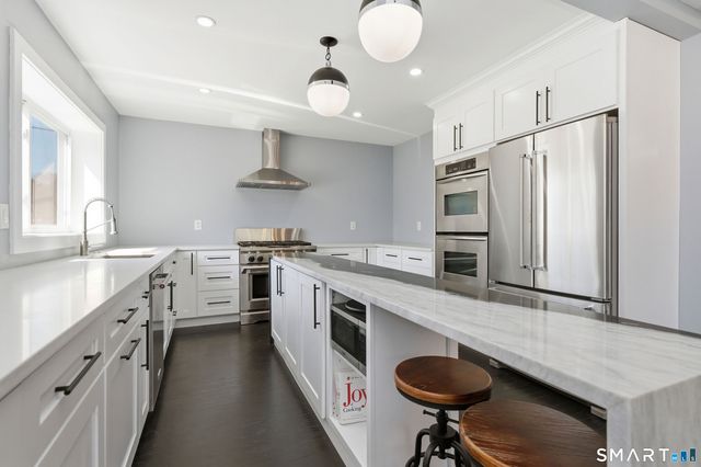 21 Deepwood Drive, Manchester, CT 06040