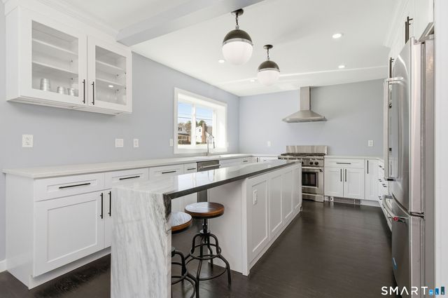 21 Deepwood Drive, Manchester, CT 06040