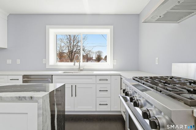 21 Deepwood Drive, Manchester, CT 06040