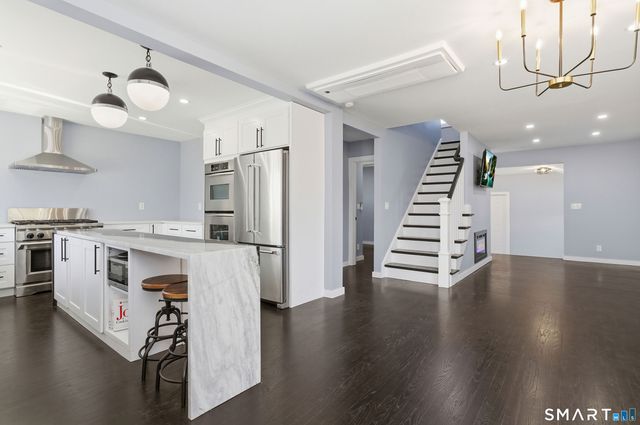 21 Deepwood Drive, Manchester, CT 06040