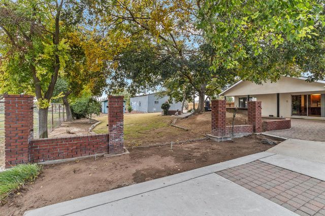 2511 N Del Rey Avenue, Sanger, CA 93657