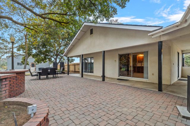 2511 N Del Rey Avenue, Sanger, CA 93657