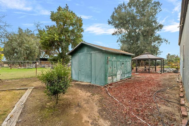 2511 N Del Rey Avenue, Sanger, CA 93657