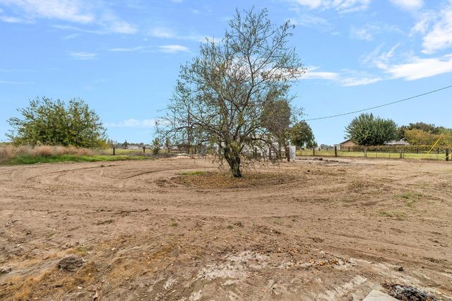 2511 N Del Rey Avenue, Sanger, CA 93657