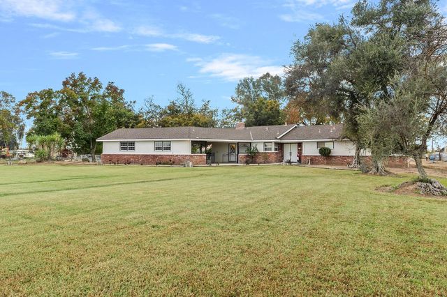 2511 N Del Rey Avenue, Sanger, CA 93657