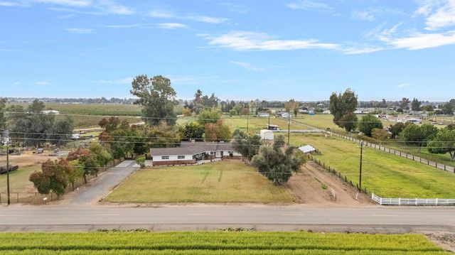 2511 N Del Rey Avenue, Sanger, CA 93657