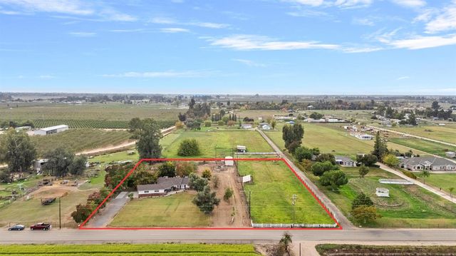 2511 N Del Rey Avenue, Sanger, CA 93657