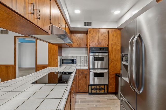 2511 N Del Rey Avenue, Sanger, CA 93657