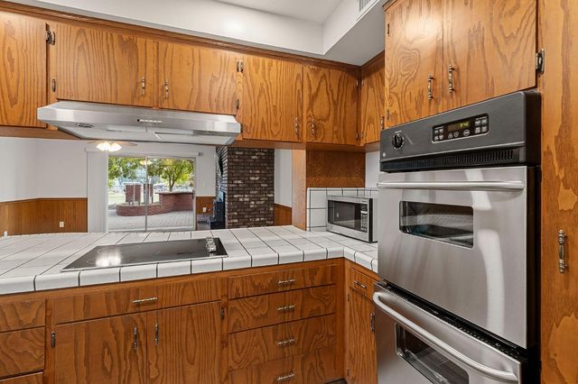 2511 N Del Rey Avenue, Sanger, CA 93657