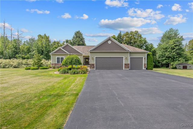 21 Donovan Drive, Oswego, NY 13126