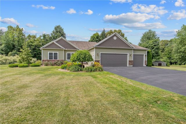 21 Donovan Drive, Oswego, NY 13126