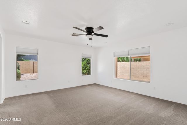 6536 W DESERT HOLLOW Drive, Phoenix, AZ 85083