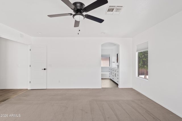 6536 W DESERT HOLLOW Drive, Phoenix, AZ 85083