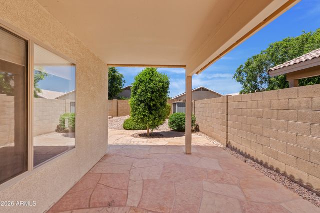 6536 W DESERT HOLLOW Drive, Phoenix, AZ 85083