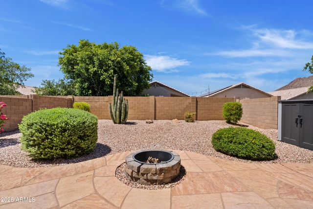 6536 W DESERT HOLLOW Drive, Phoenix, AZ 85083