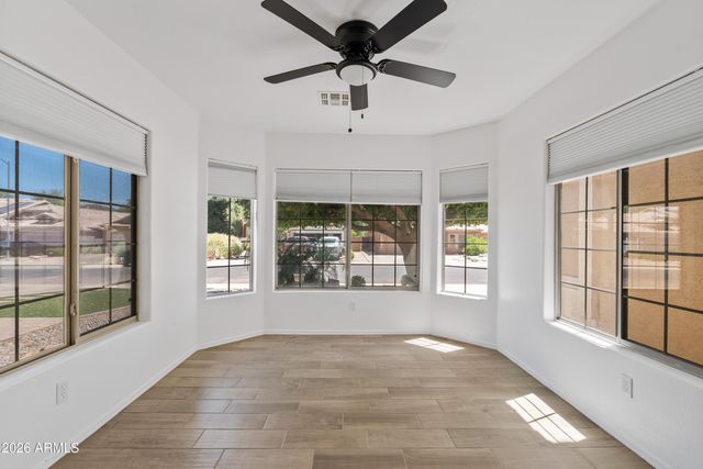 6536 W DESERT HOLLOW Drive, Phoenix, AZ 85083