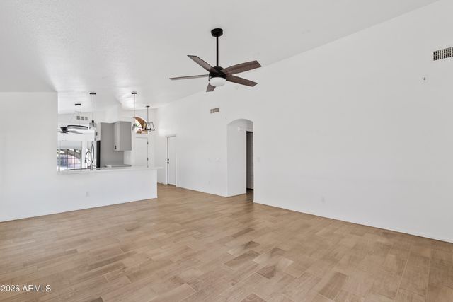 6536 W DESERT HOLLOW Drive, Phoenix, AZ 85083