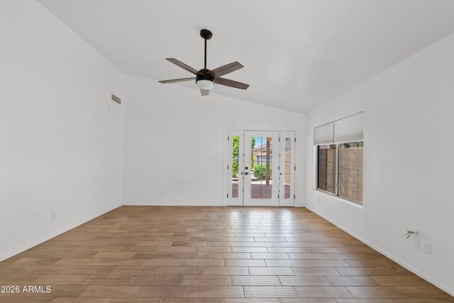 6536 W DESERT HOLLOW Drive, Phoenix, AZ 85083