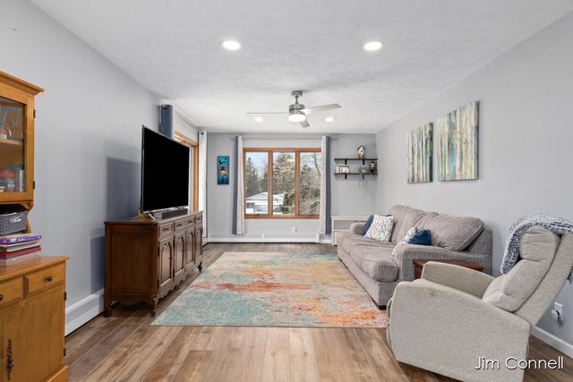 270 14 Mile Road NW, Sparta, MI 49345