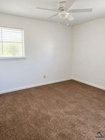303 Utah Avenue, Warner Robins, GA 31093