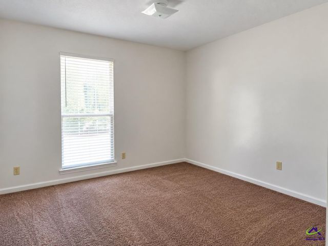 303 Utah Avenue, Warner Robins, GA 31093