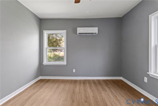 8464 Shady Grove Rd, Mechanicsville, VA 23116