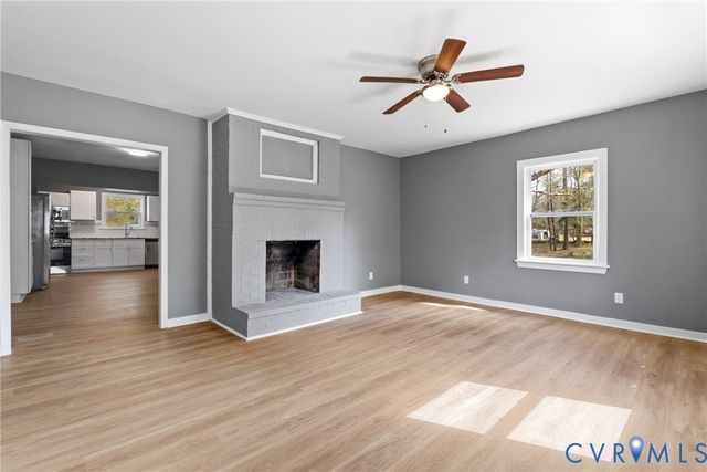 8464 Shady Grove Rd, Mechanicsville, VA 23116