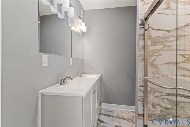 8464 Shady Grove Rd, Mechanicsville, VA 23116